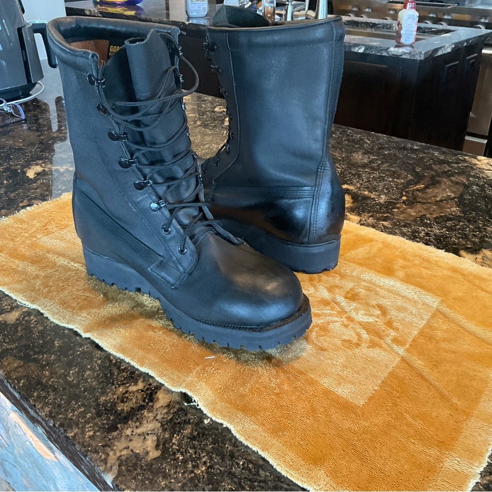 Men’s Belleville Military Combat Boots.Gore-Tex Lace Up. Sz 9.5 WIDE Dope Boots!